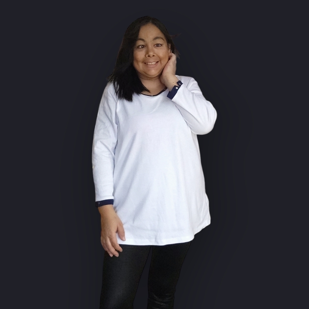 ALIA WOMENS WHITE SCOOP NECK SHIRT WITH BLACK TRIMS - Picture 2 of 8